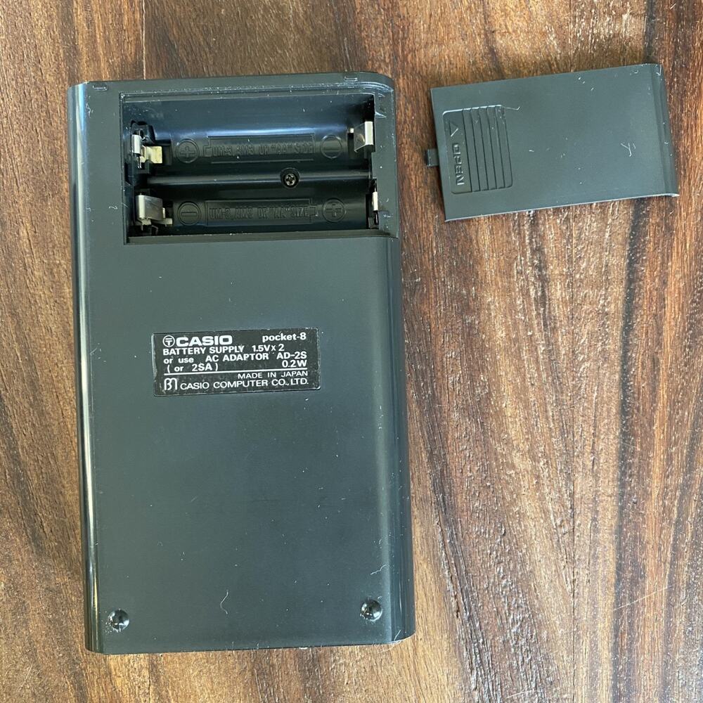 Vintage Casio Pocket 8 Electronic Calculator AD-2S Japan w/ Case & Manual - Picture 6 of 8
